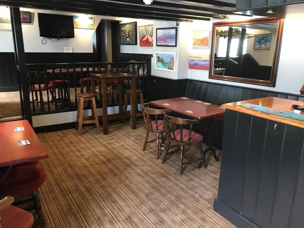 The Swordfish Inn Penzance Exterior foto